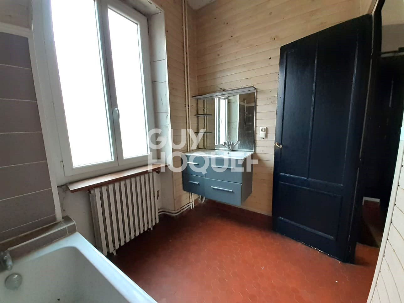 EXCLUSIVITÉ AGENCE GUY HOQUET - Maison de Charme au Coeur de Miribel