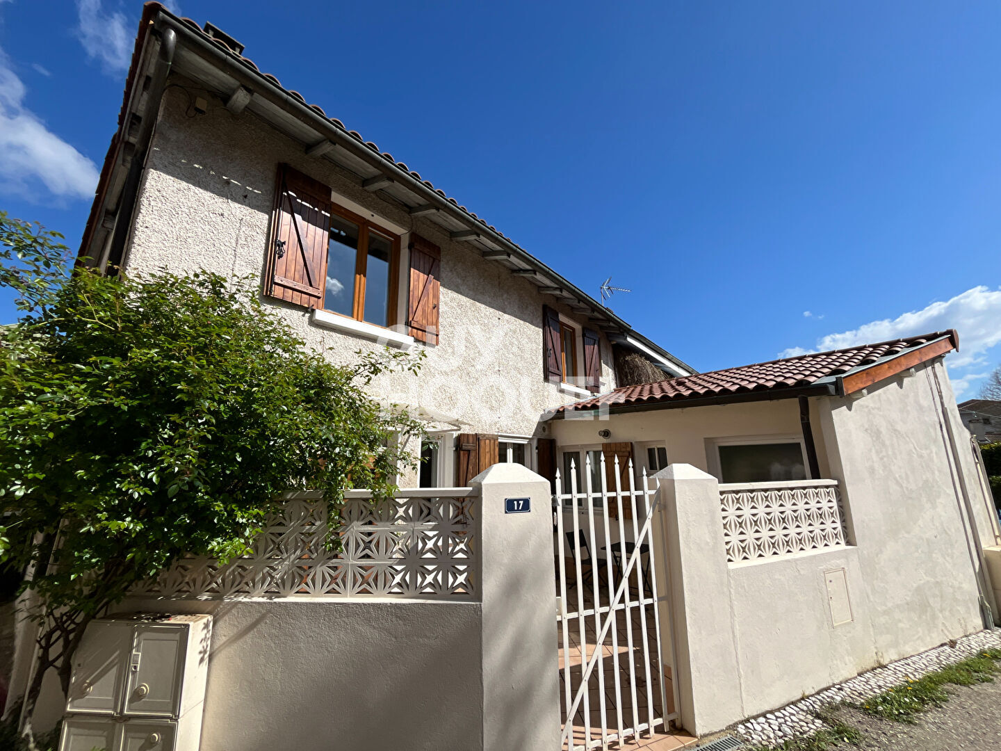 Maison 3 pièces - 90 m²  Jardin & Double garage - Miribel centre