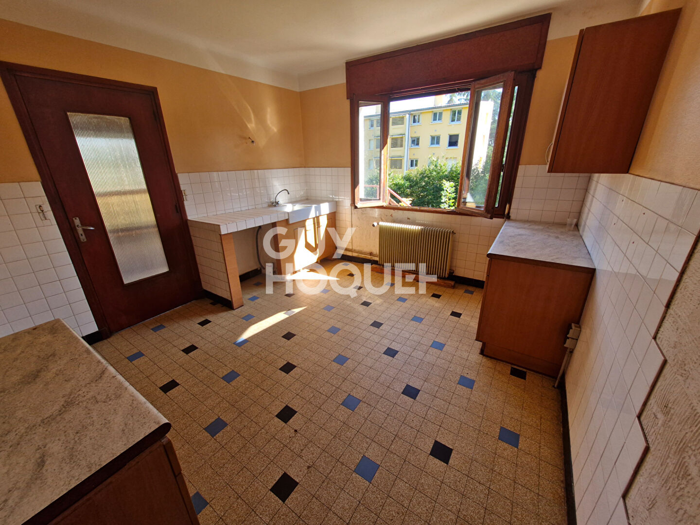 Maison à fort potentiel à MIRIBEL