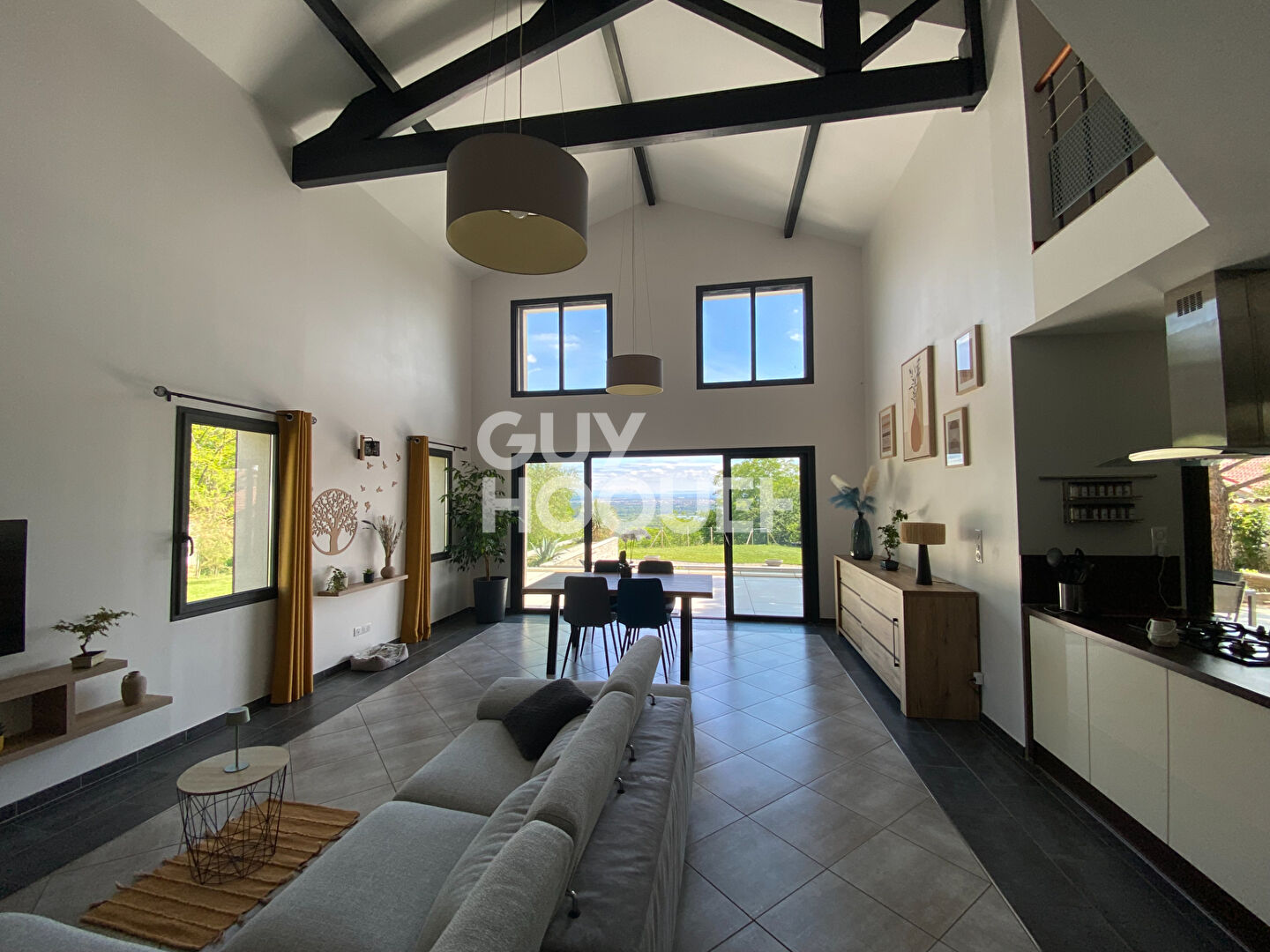 Superbe maison contemporaine sans vis à vis avec piscine et vue dégagée au Mas Rillier