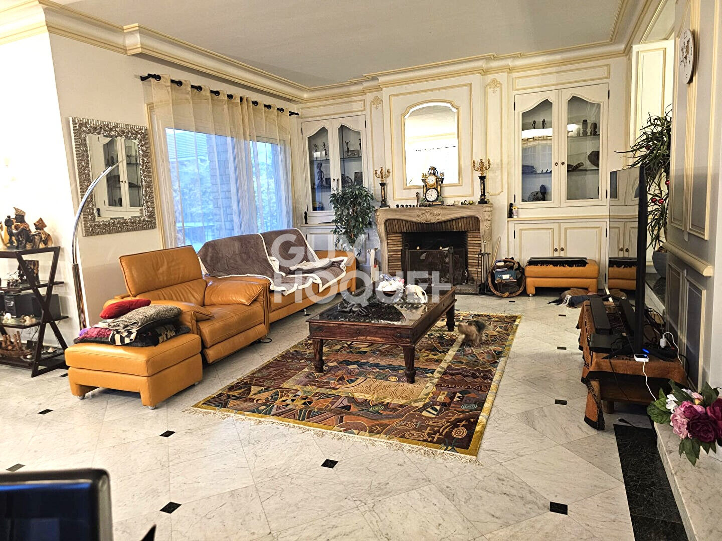 MAISON FAMILIALE DE 208 m² À MIRIBEL (01700)