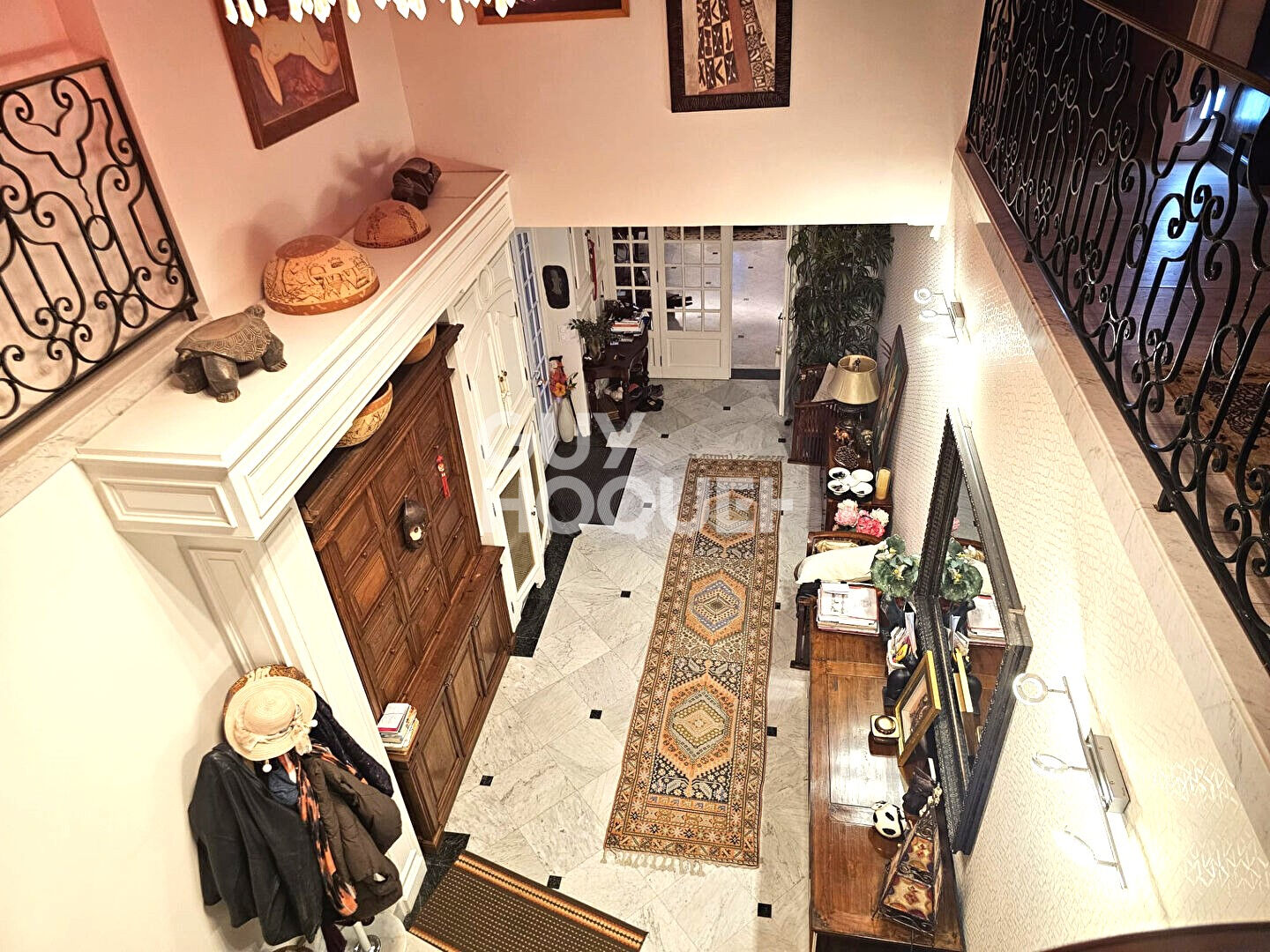 MAISON FAMILIALE DE 208 m² À MIRIBEL (01700)