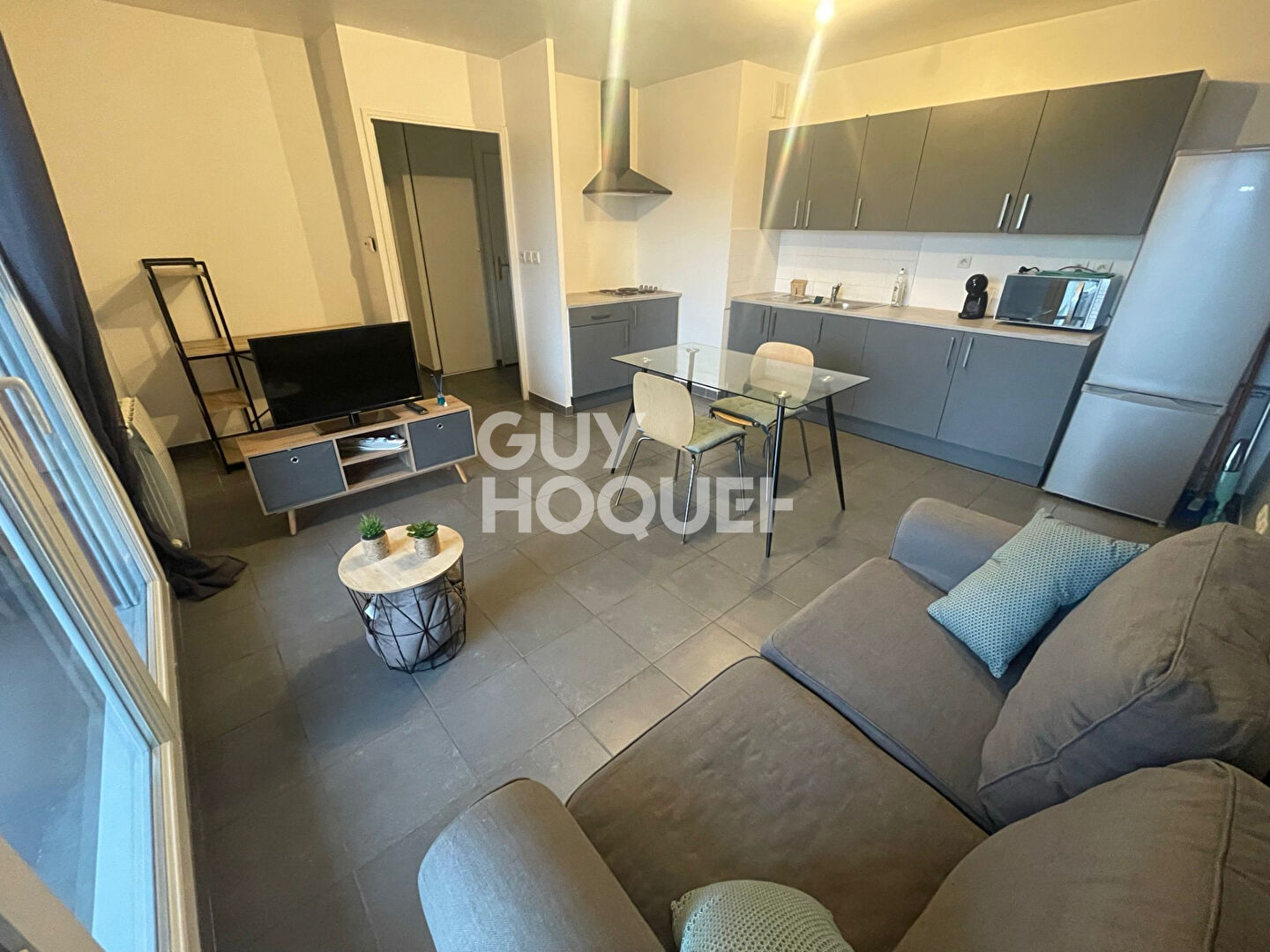 En Exclusivité dans votre agence Guy Hoquet Miribel : Superbe T2 à Meyzieu Centre !