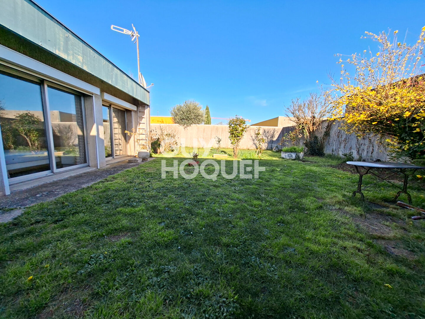 Exclusivité - Maison de plain-pied au calme, proche tram T3 et collège