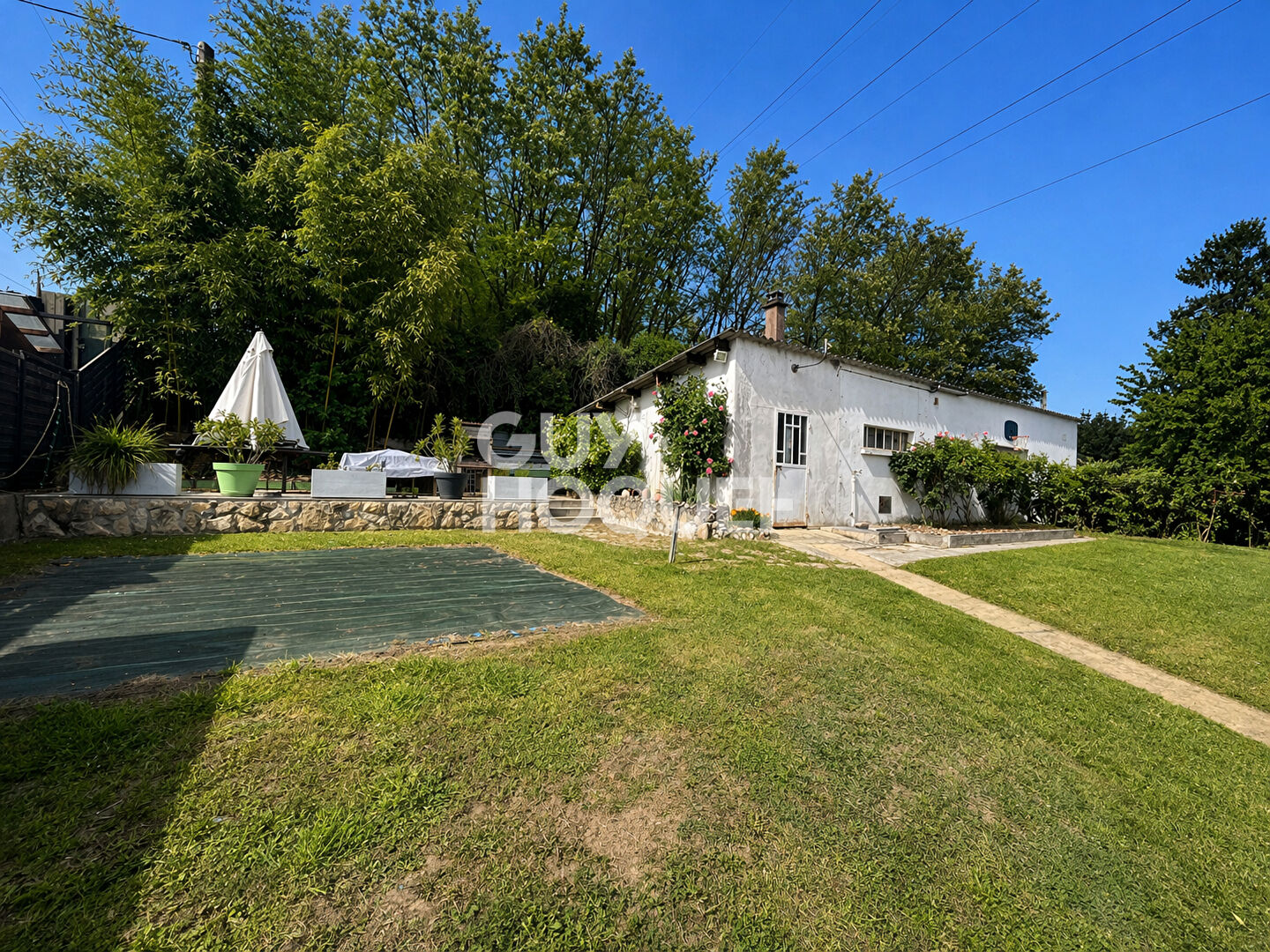 Appartement en rez de jardin avec exceptionnel jardin privatif à La Boisse