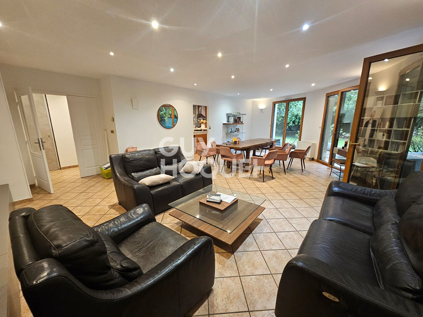 Appartement  rez-de-jardin Villeurbanne 7 pièces 161.30 m2
