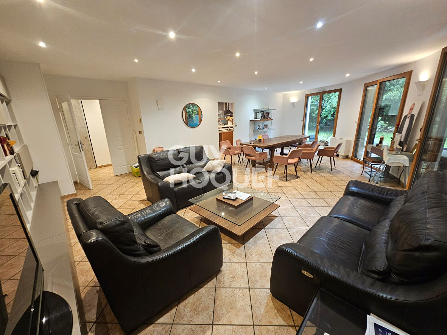 Appartement  rez-de-jardin Villeurbanne 7 pièces 161.30 m2