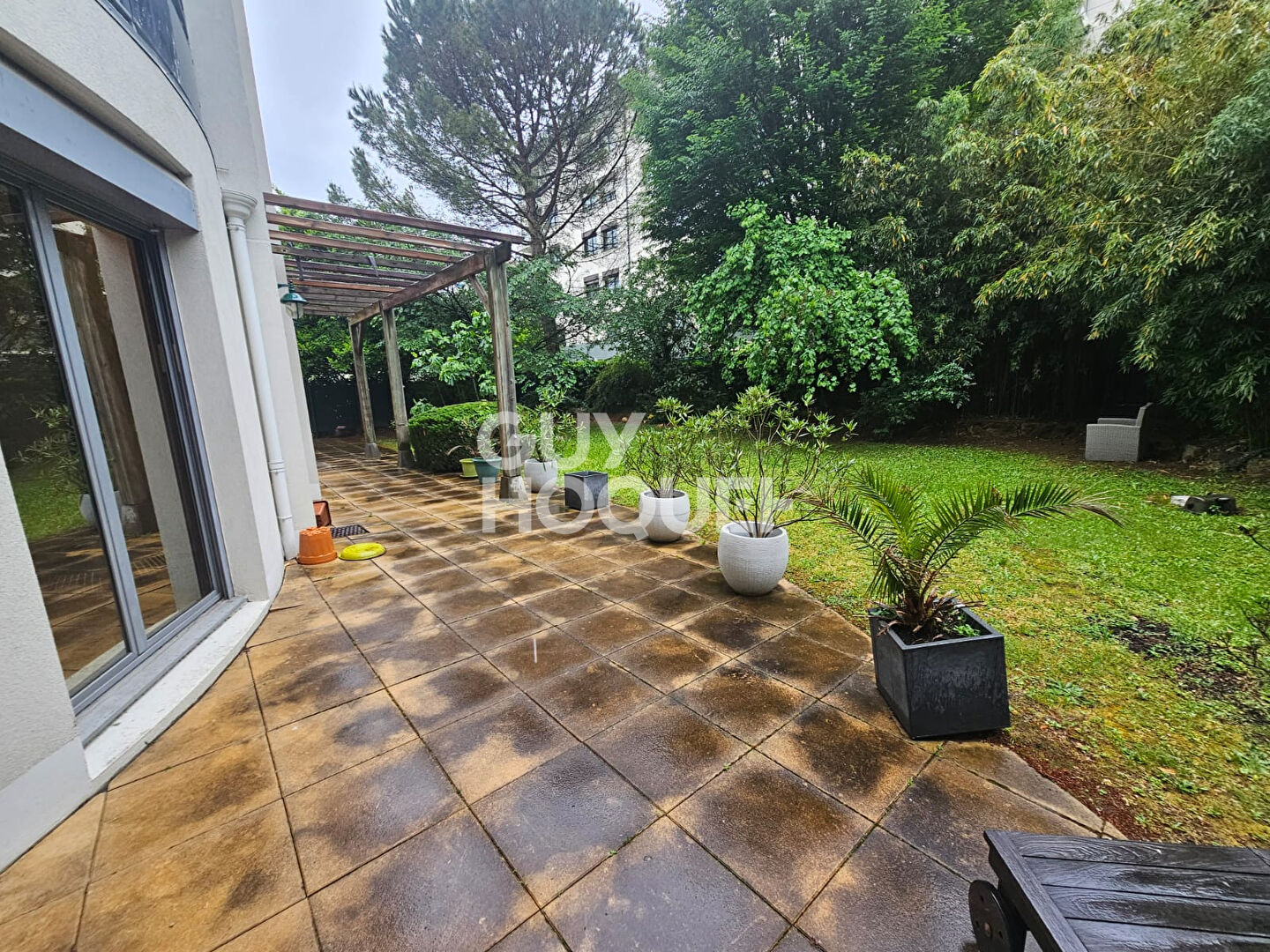 Appartement  rez-de-jardin Villeurbanne 7 pièces 161.30 m2