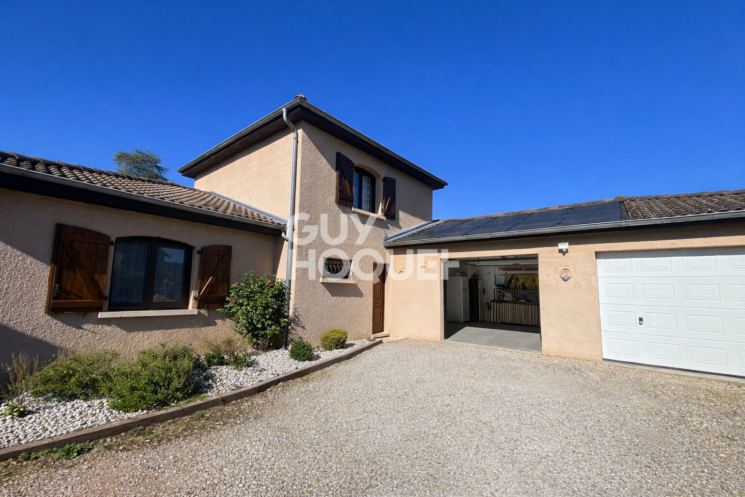 Maison familiale avec piscine sur la commune de La Boisse