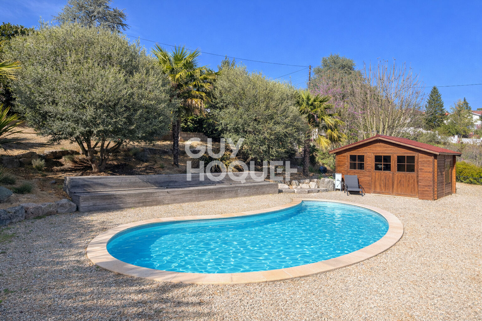 Maison familiale avec piscine sur la commune de La Boisse