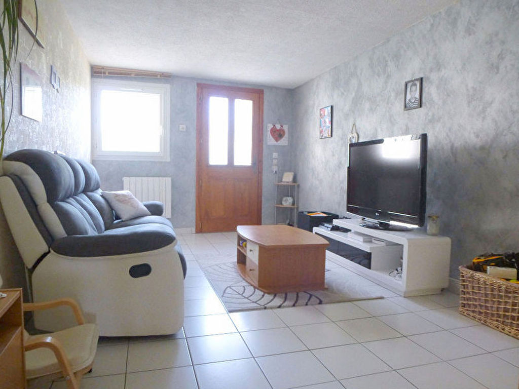 SAINT CYR LES COLONS - Maison ancienne