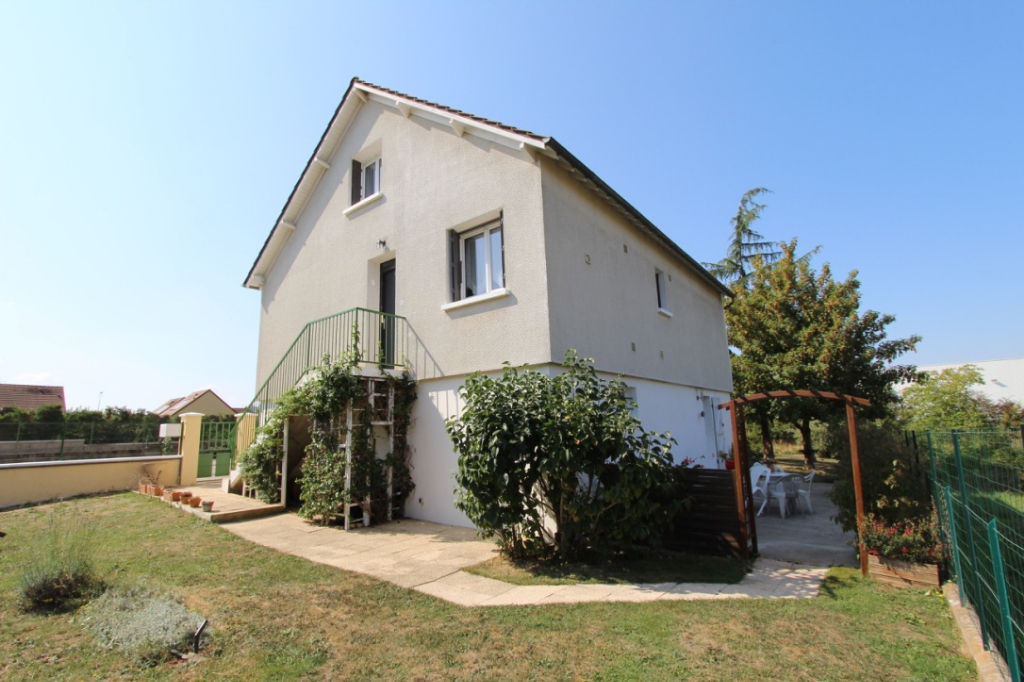 Maison à louer à MONETEAU (89470).