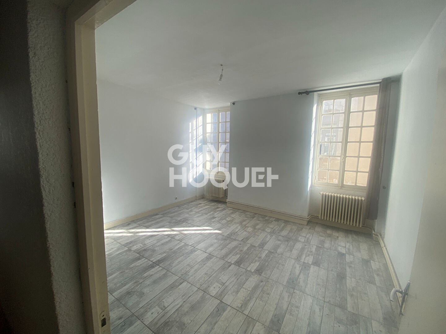 MAISON ST BRIS LE VINEUX  (5 pieces)  162 m2