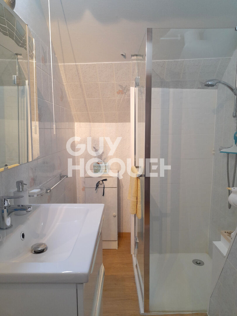 Proche FLEURY LA VALLEE