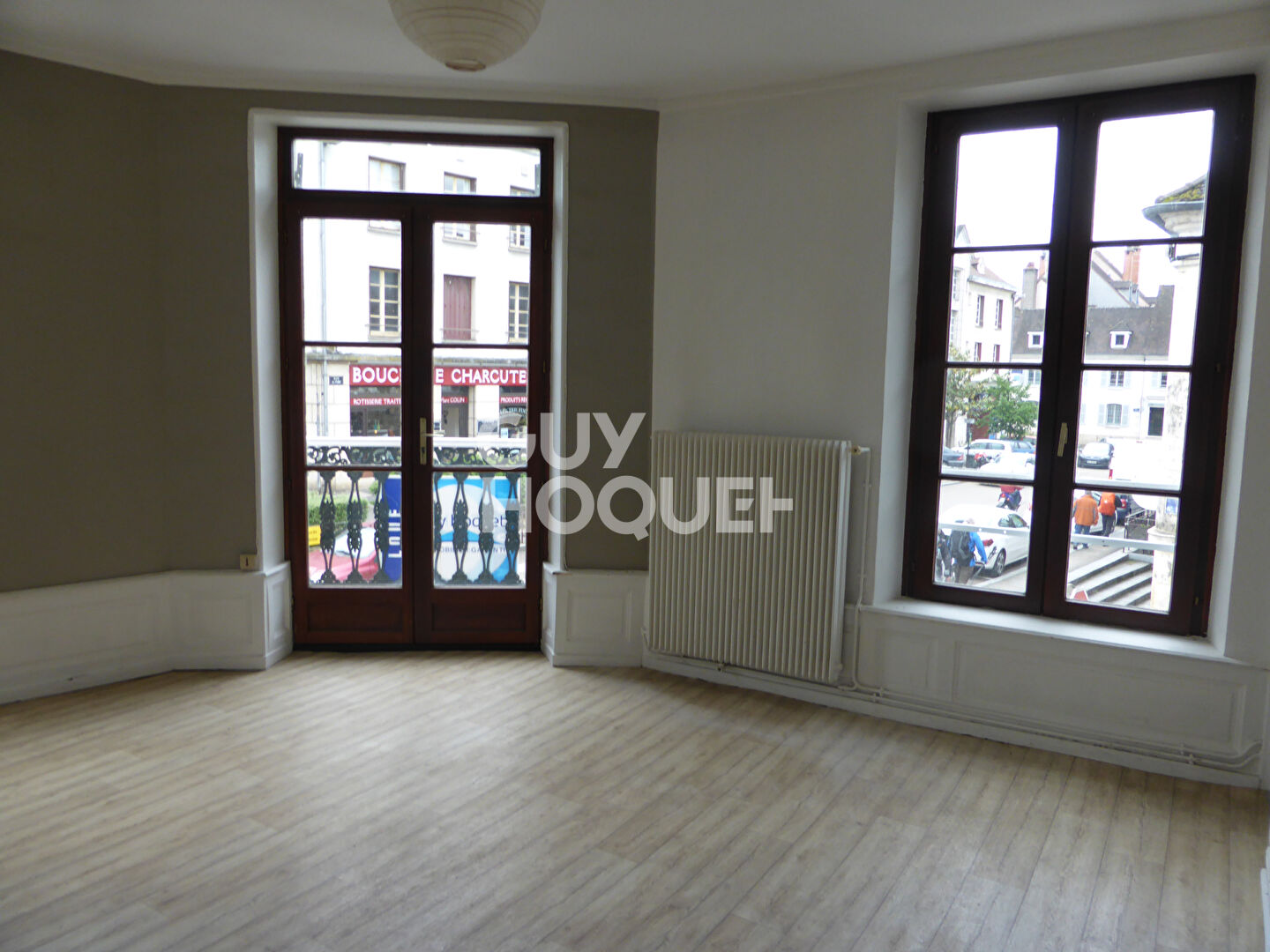 ? INVESTISSEMENT : Immeuble de Rapport -  AUXERRE, Quartier du Pont