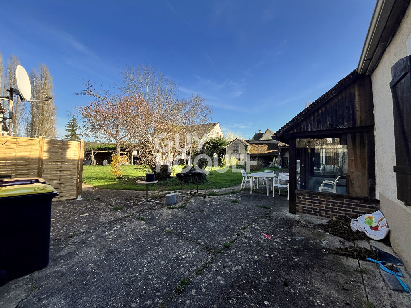 Maison ancienne pleine de charme à fort potentiel !