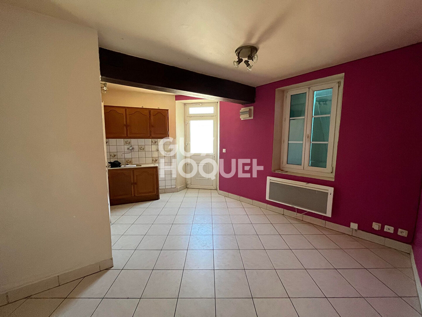 À louer, appartement de 34 m², 3 pièces à VILLEFARGEAU (89240).