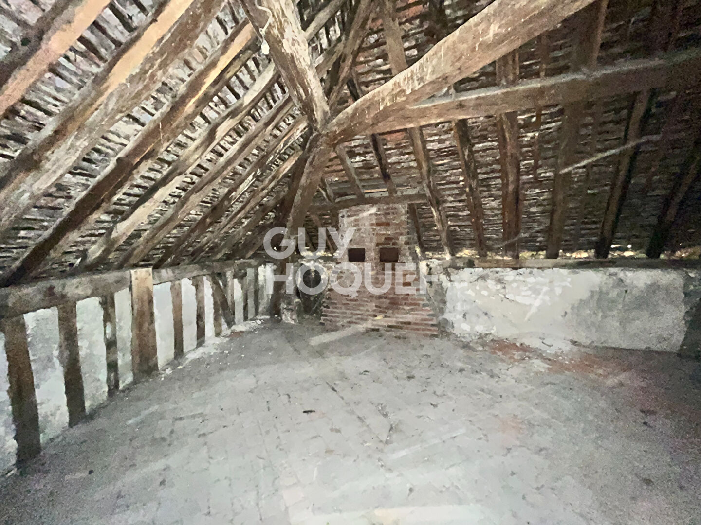 JOIGNY - FUTUR DUPLEX/TRIPLEX AVEC COMBLES AMÉNAGEABLES - FORT POTENTIEL