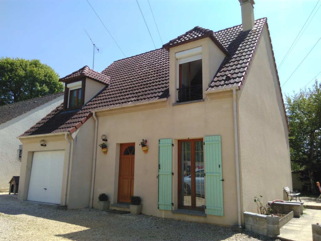 À vendre, maison 5 pièces de 100,33 m² à CHAMPAGNE SUR SEINE (77430).