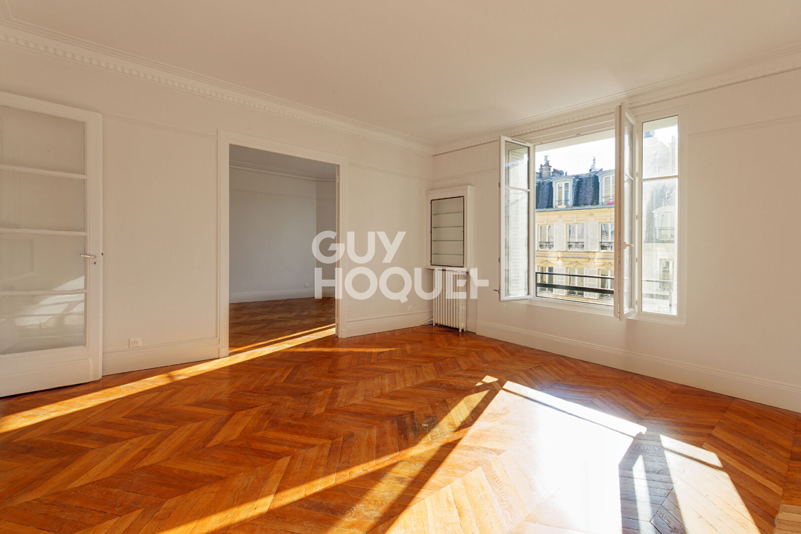 PARIS XVI, Passy, Grande Epicerie, 2 pièces de standing lumineux