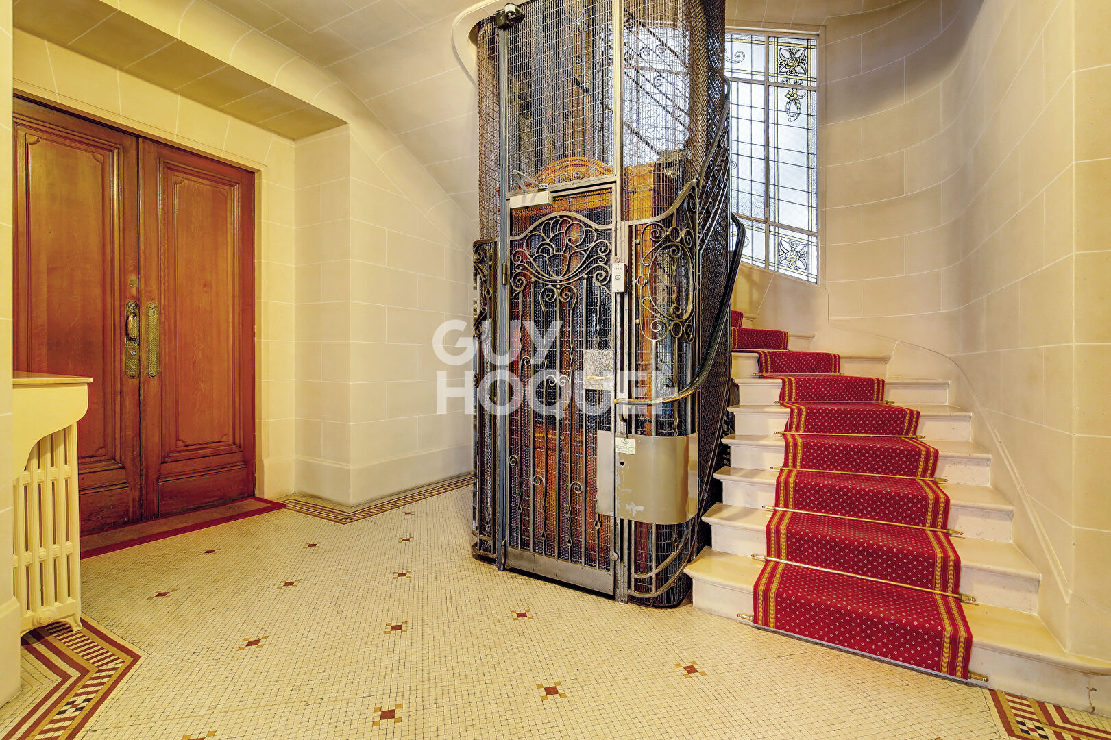 PARIS XVI, Passy, Jardin 2/3 ch, bel immeuble avec double chambre de service de 17m2