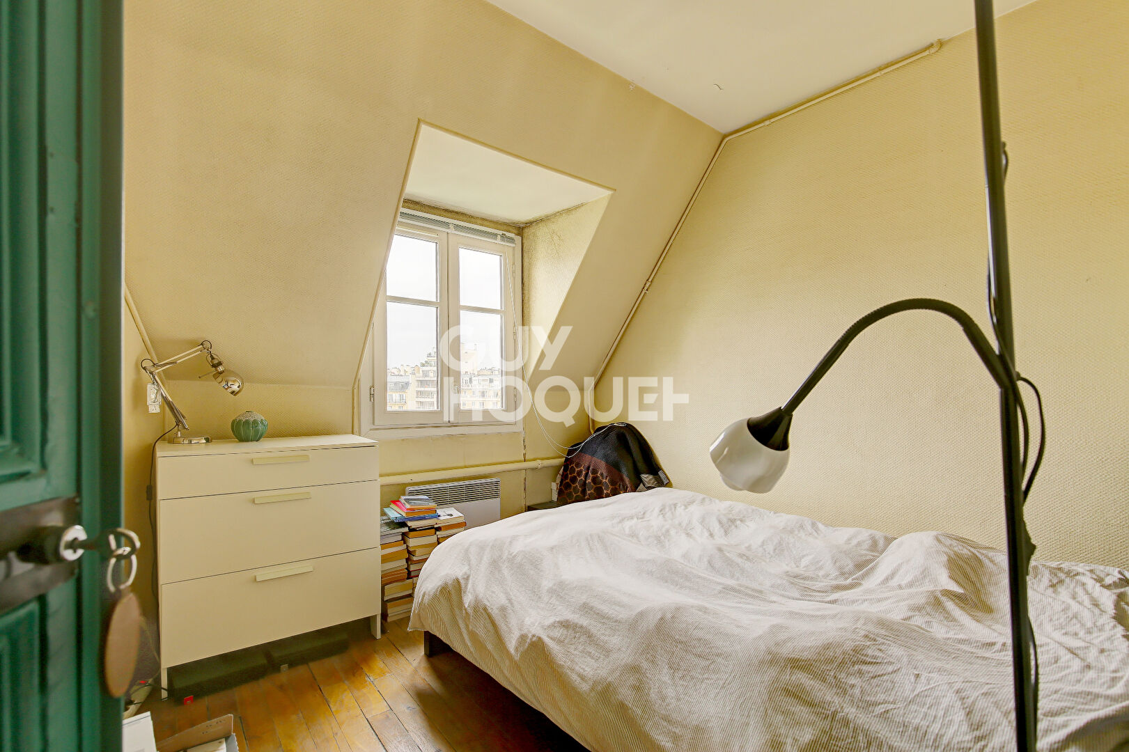PARIS XVI, Passy, Jardin 2/3 ch, bel immeuble avec double chambre de service de 17m2