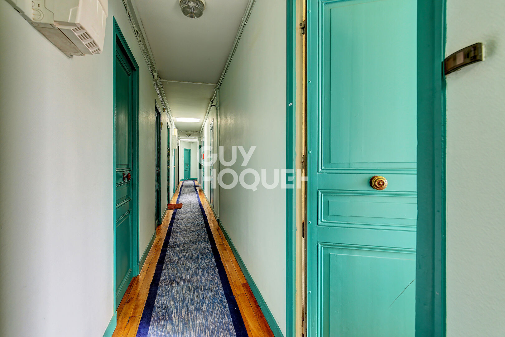 PARIS XVI, Passy, Jardin 2/3 ch, bel immeuble avec double chambre de service de 17m2