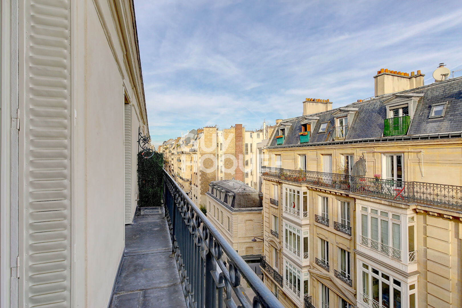 PARIS XVI, Muette sud, 2 chambres, immeuble de charme vue dégagée