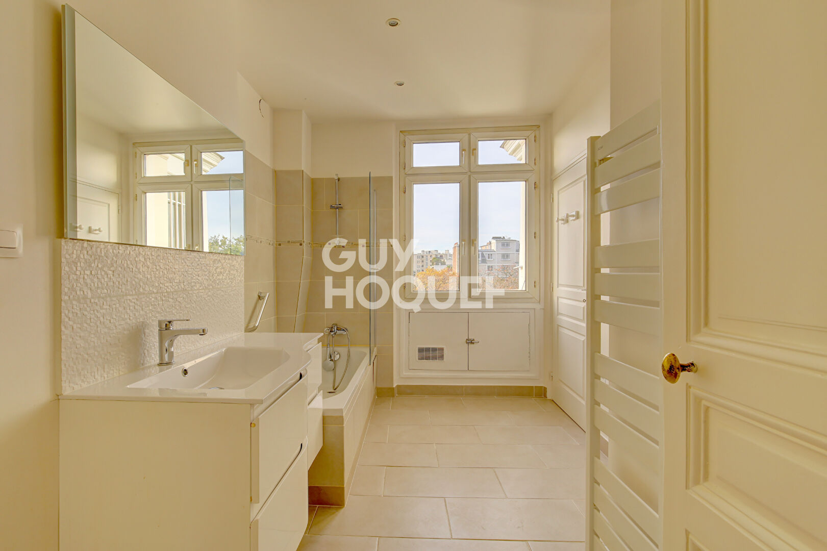 PARIS XVI, Muette sud, 3 chambres, immeuble de charme vue dégagée