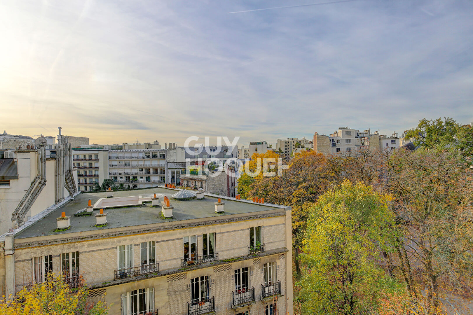 PARIS XVI, Muette sud, 2 chambres, immeuble de charme vue dégagée