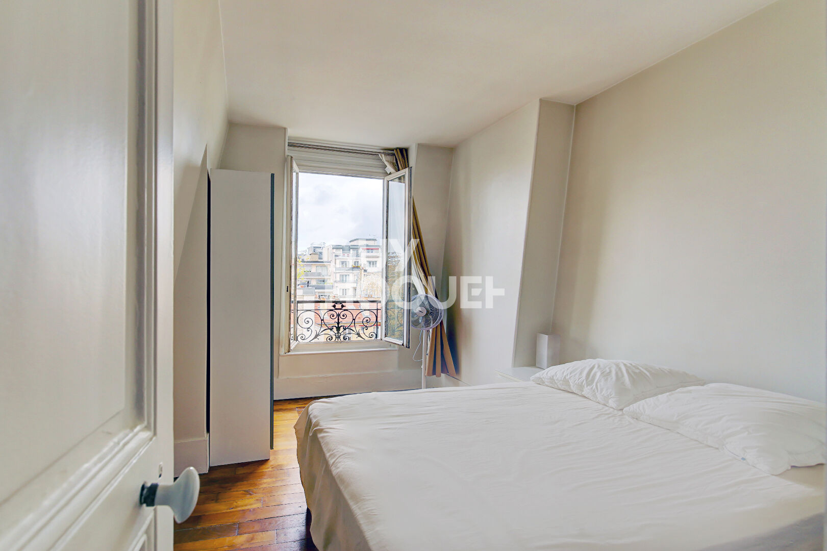 PARIS XVI, dernier étage, 1/2 ch, double exposition