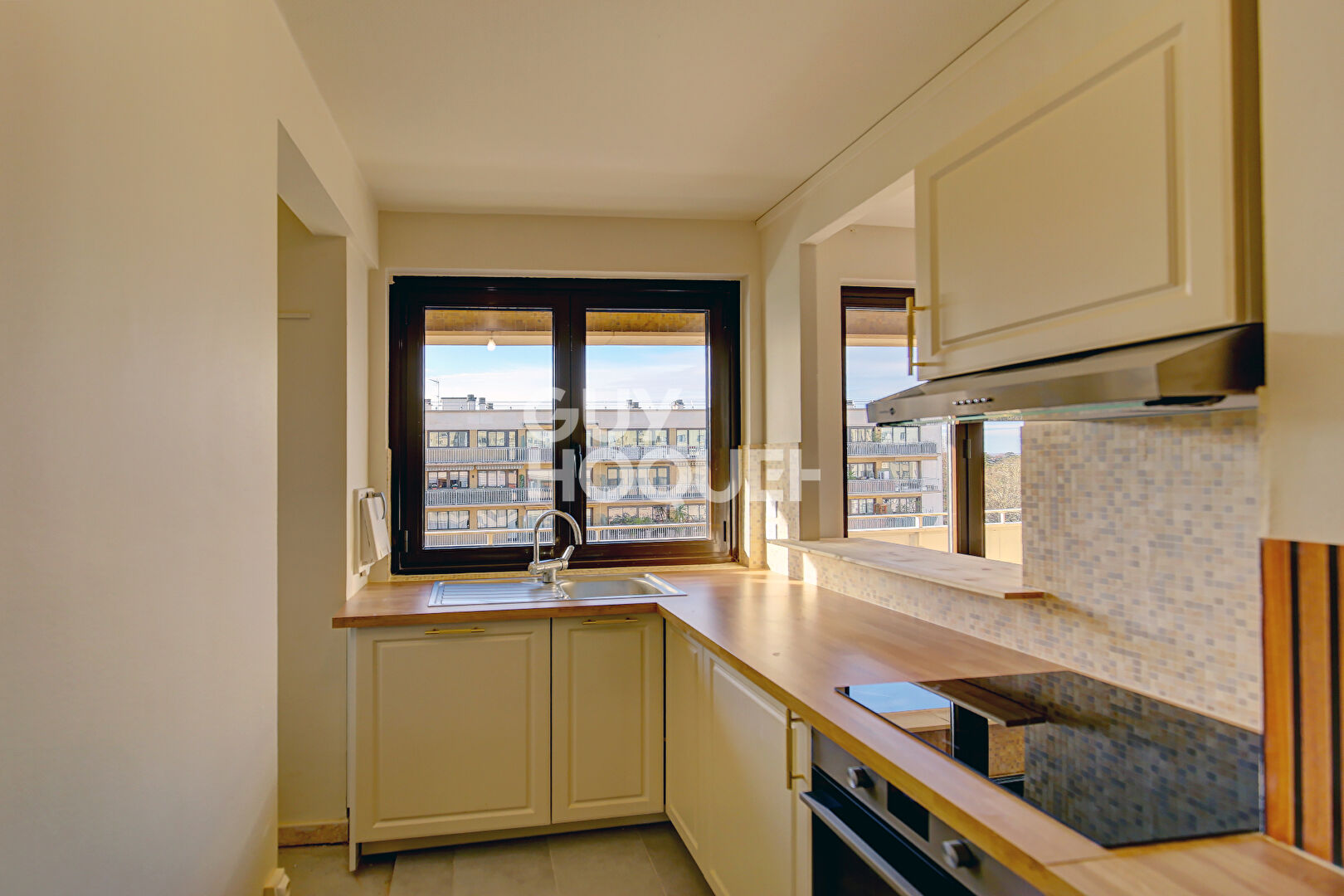 Saint Cloud, dernier étage avec 2 terrasses 3 chambres DPE B