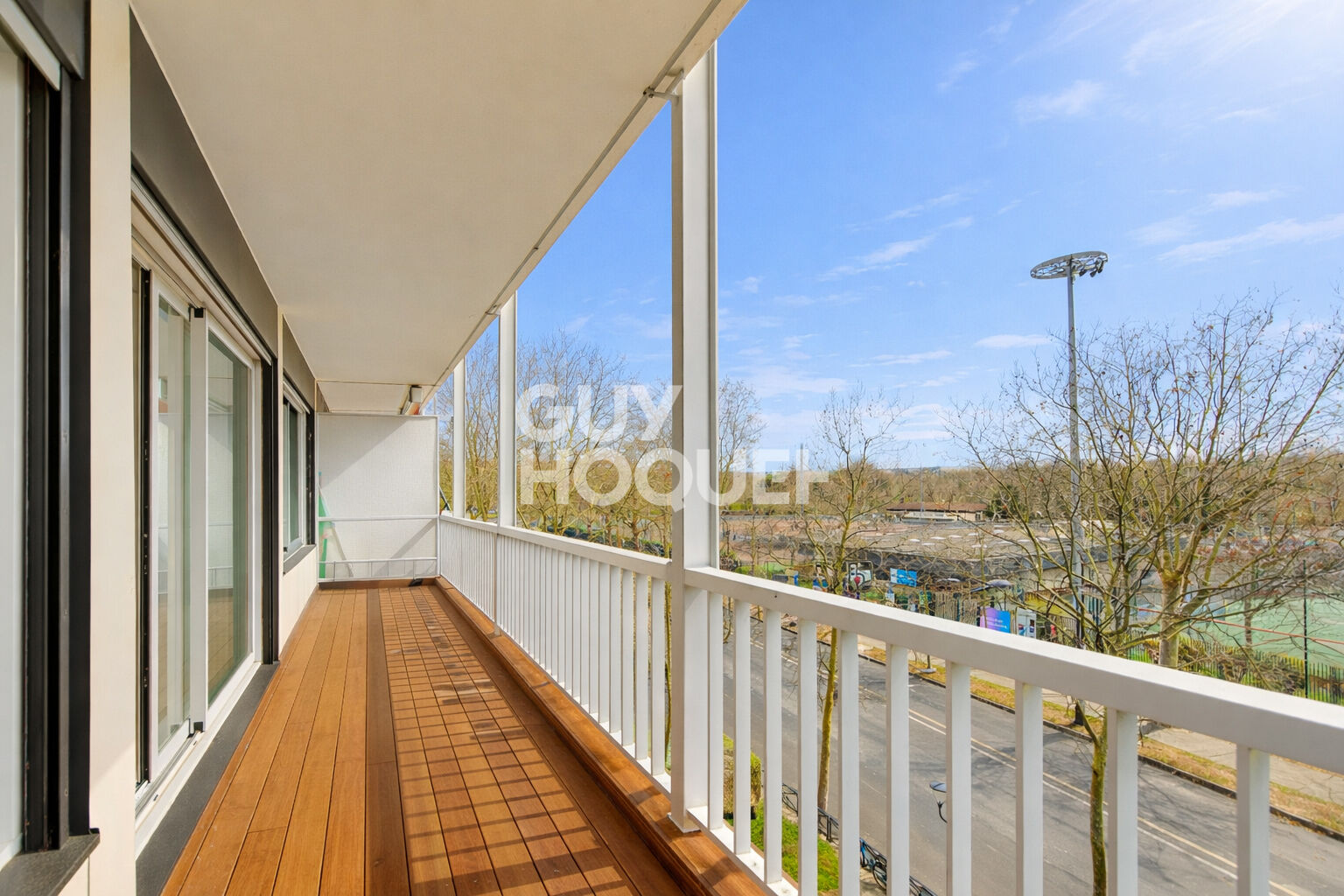 PARIS XVI, Flandrin, Superbe 105m2 au 3ème étage avec 2 chambres, terrasse 15m2 avec parking