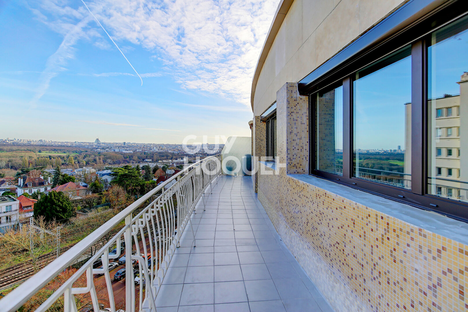 Saint Cloud, dernier étage avec 2 terrasses 3 chambres DPE C