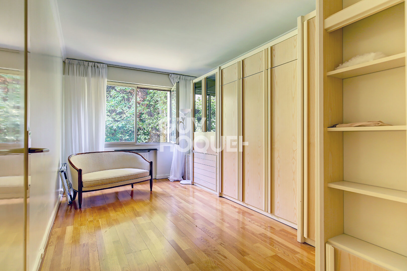 PARIS XVI, proche rue d'Auteuil, 3ch, parking balcon