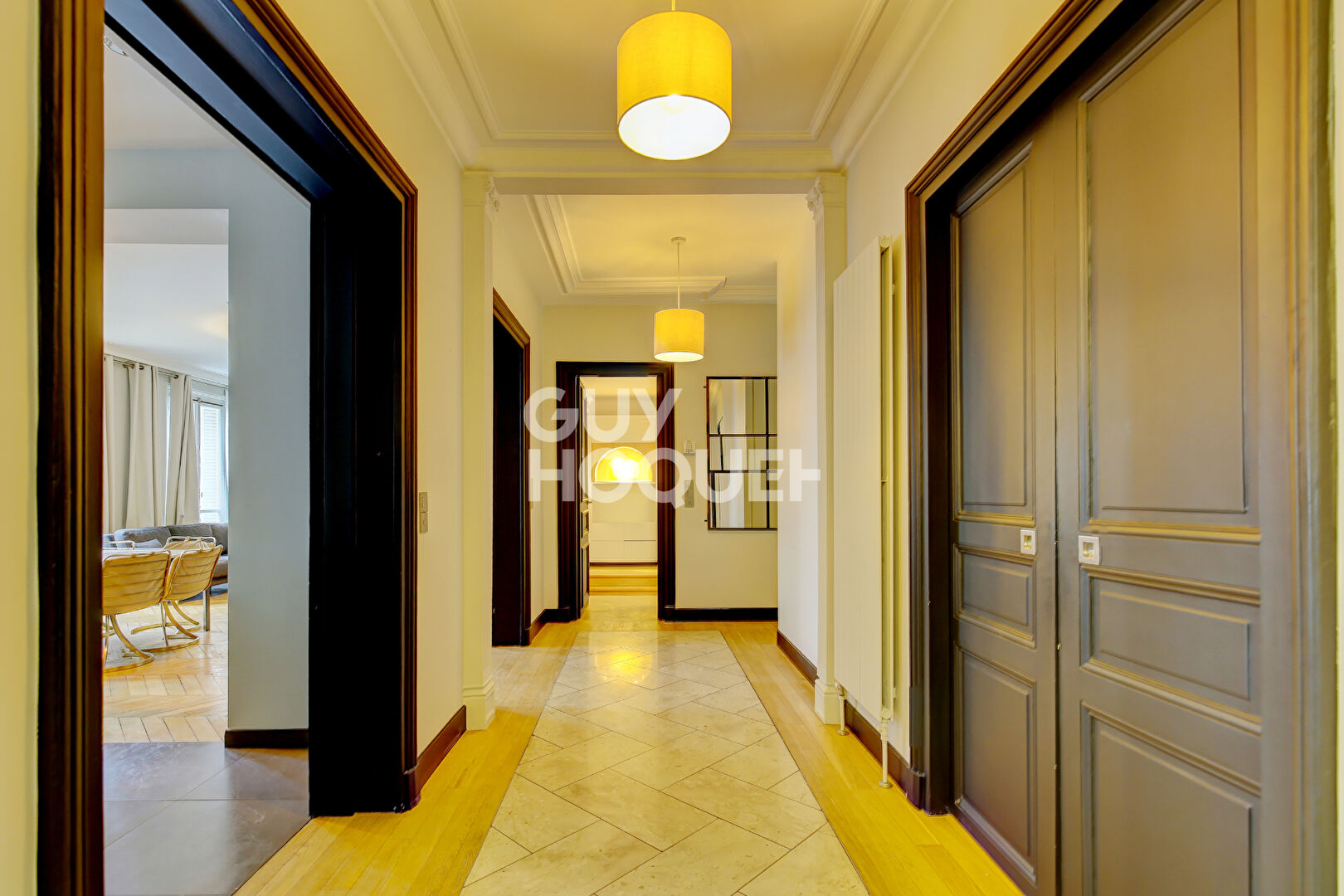 Paris 17 Appartement familial ou bureaux - 223 m2 + 100 m2 jardin, meublé