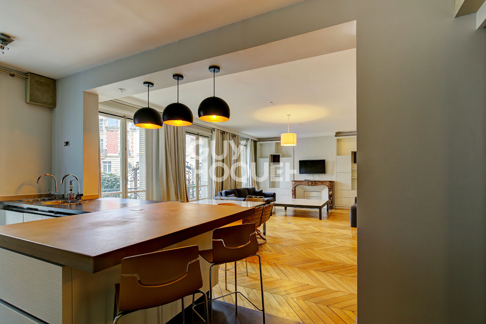 Paris 17 Appartement familial ou bureaux - 223 m2 + 100 m2 jardin, meublé