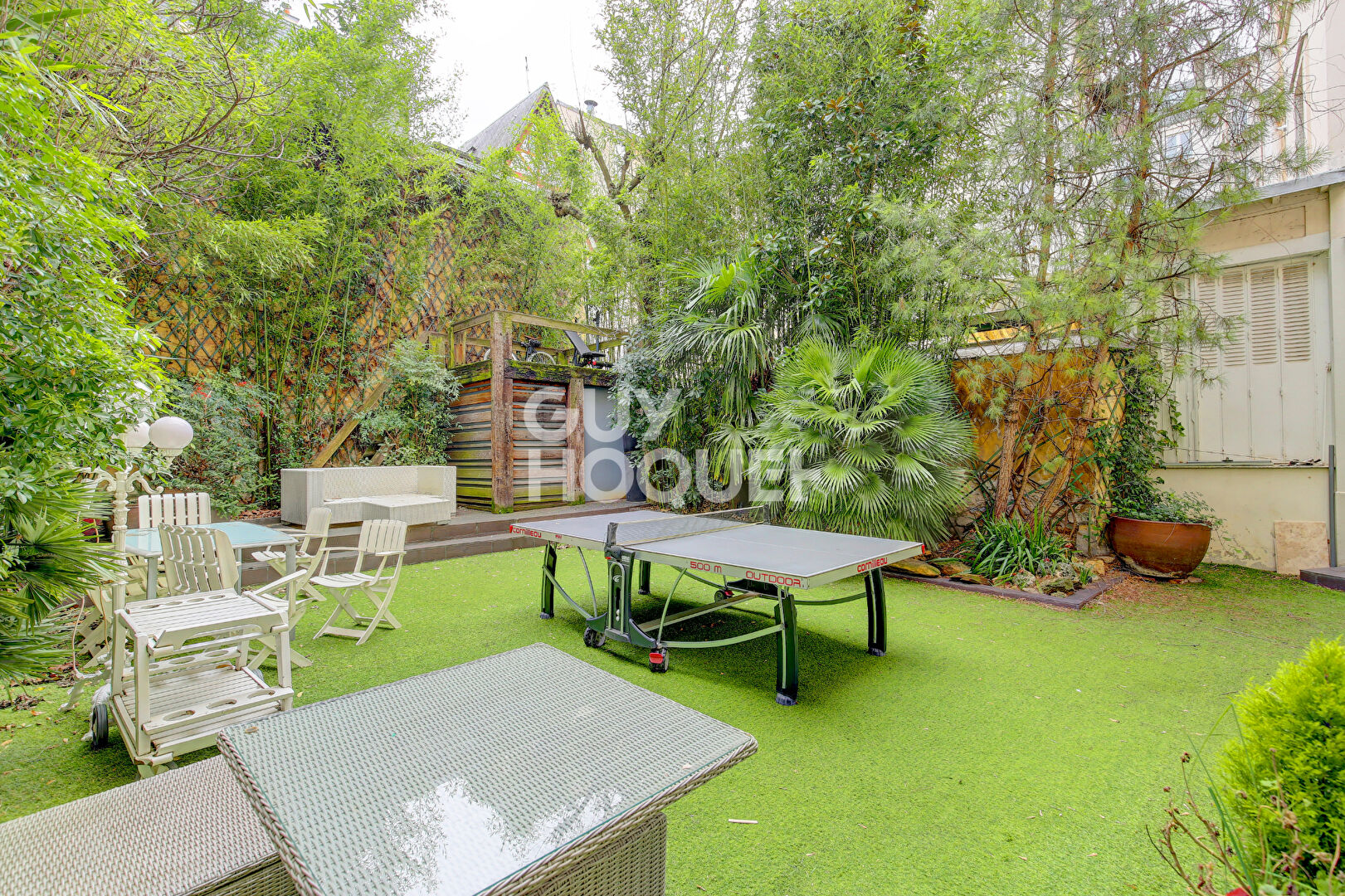 Paris 17 Appartement familial ou bureaux - 223 m2 + 100 m2 jardin, meublé