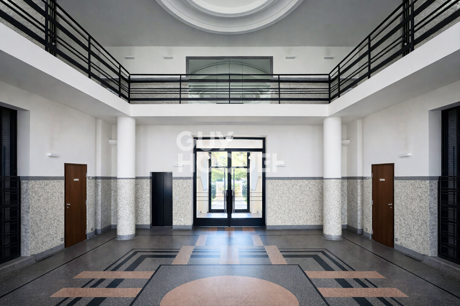 Somptueux Immeuble Art Déco 1925 554m2 refait à neuf avec le style de l'époque
