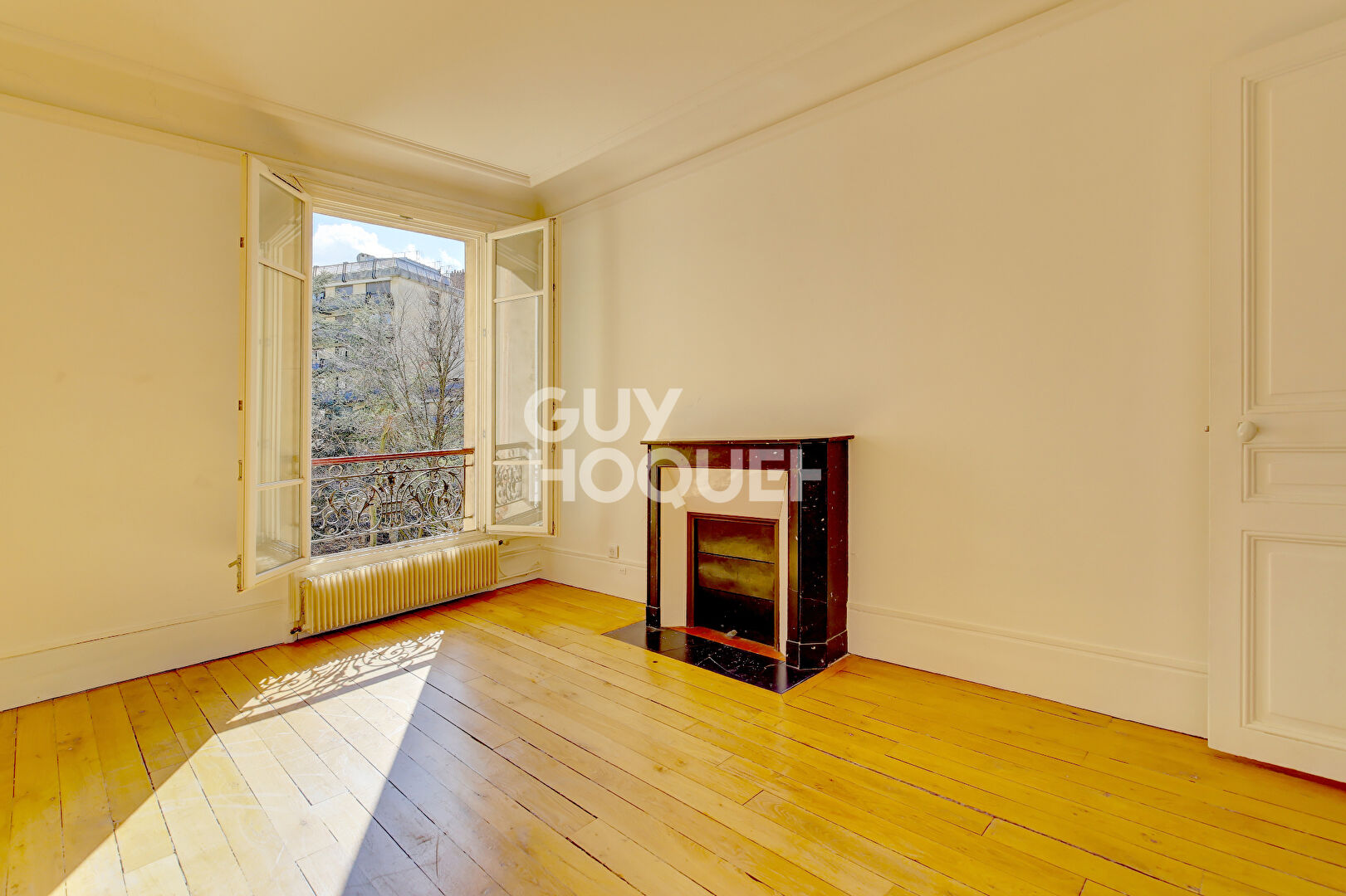 PARIS XVI, ÉGLISE D'AUTEUIL, 3 CHAMBRES, 90M2 AVEC CAVE ET PARKING