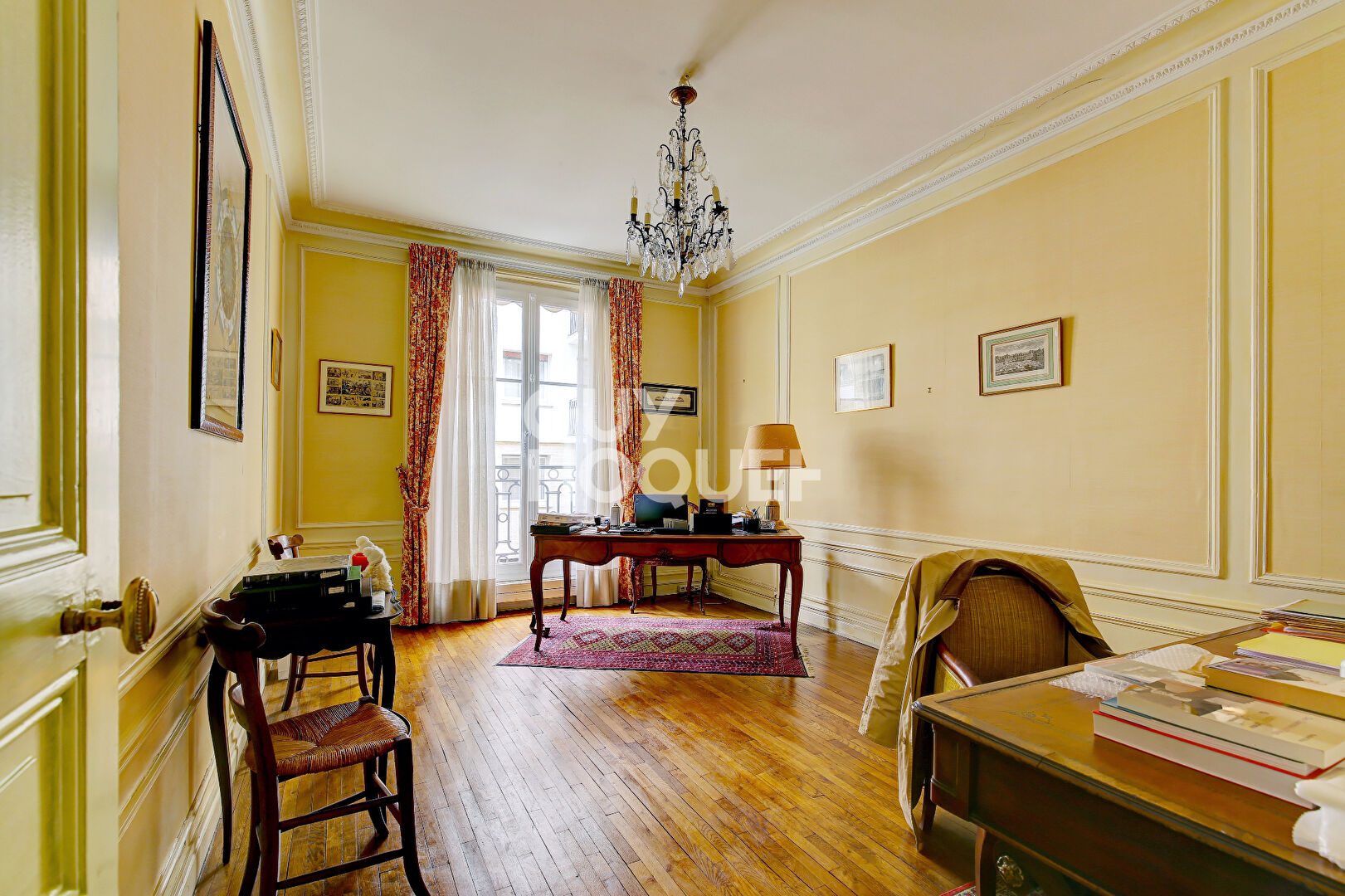 Paris XVI, 171 m2, 6 pièces / 4 chambres.