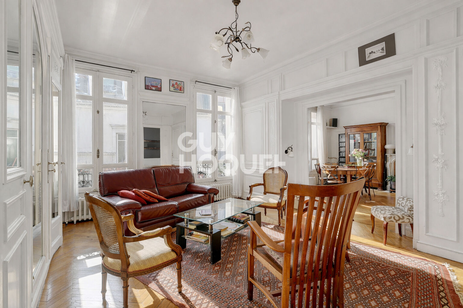 Paris 75017, 6 pièces / 4 chambres étage élevé lumineux