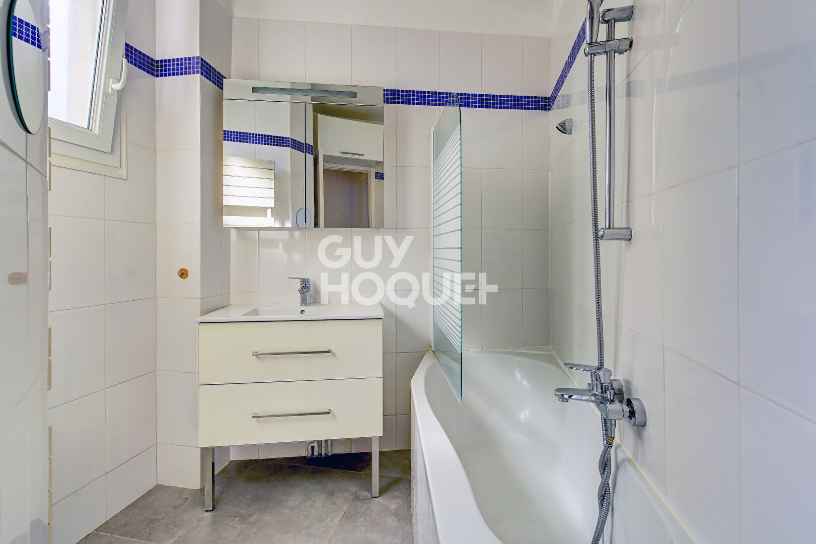 PARIS XVI, ÉGLISE D'AUTEUIL, 3 CHAMBRES, 90M2 AVEC CAVE ET PARKING