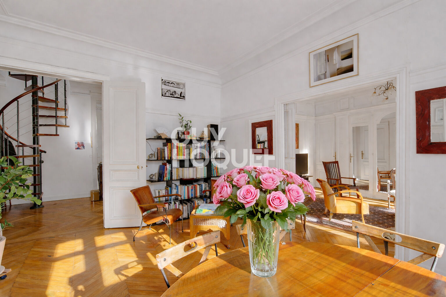 Paris 75017, 6 pièces / 4 chambres étage élevé lumineux