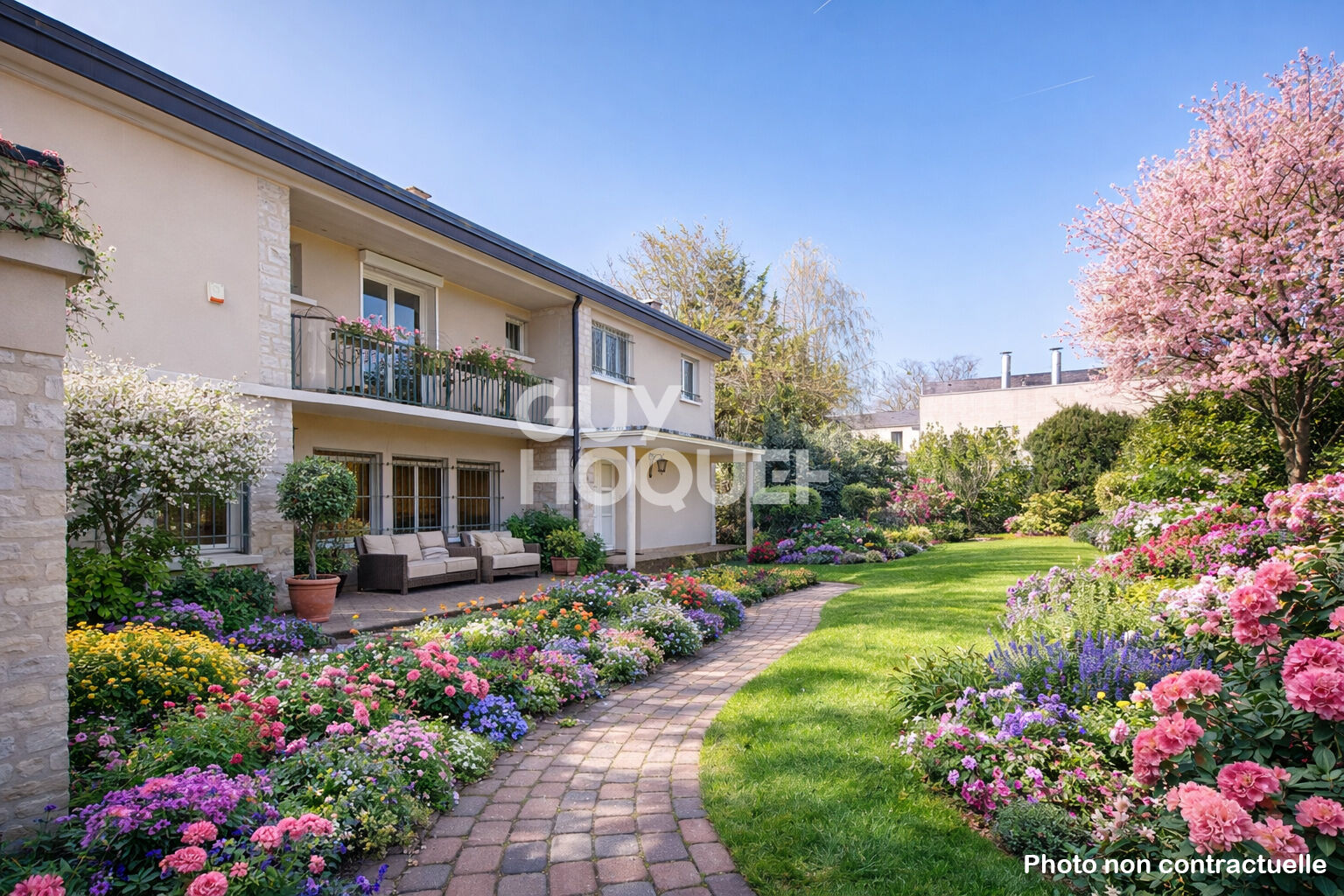 MAISON GARCHES, Superbe terrain et maison avec 5 chambres idéalement située.