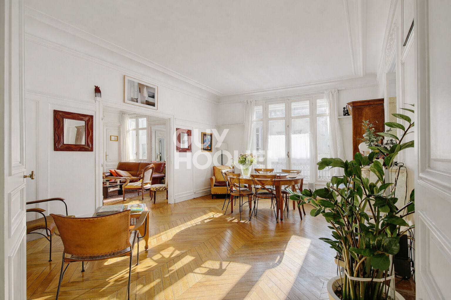 Paris 75017, 6 pièces / 4 chambres étage élevé lumineux