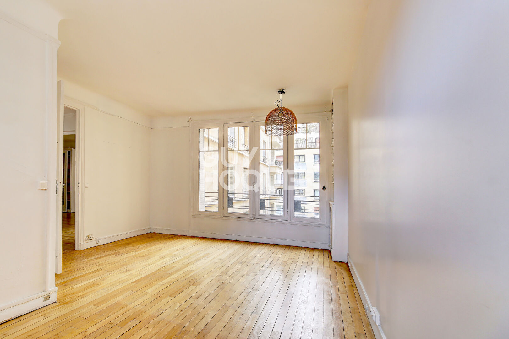 PARIS XVI, 74m2 3ème étage immeuble ancien Jasmin