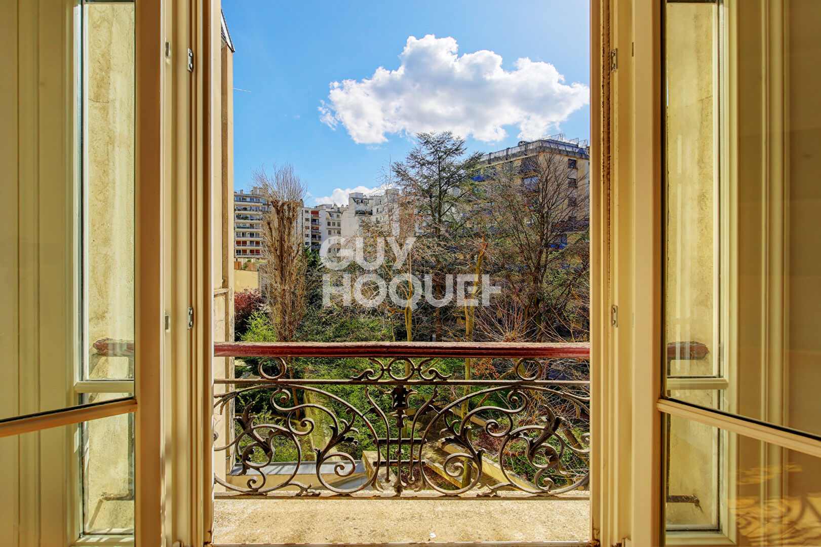 PARIS XVI, ÉGLISE D'AUTEUIL, 2 CHAMBRES, 90M2 AVEC CAVE ET PARKING