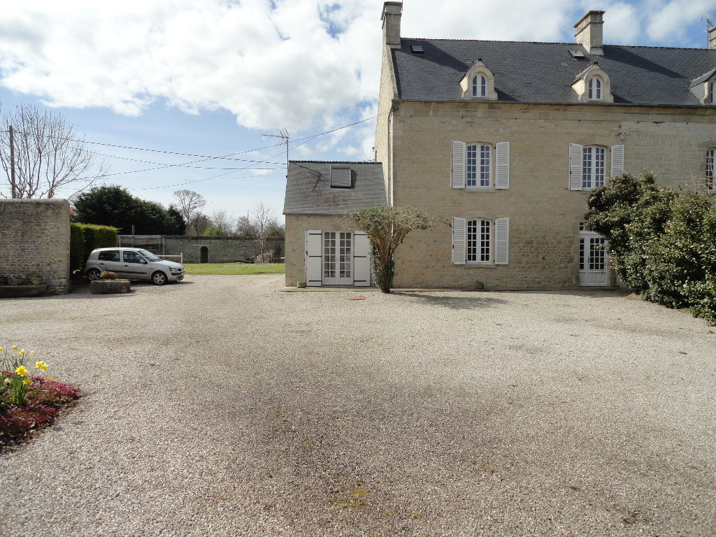 Propriété de 145 m² avec dépendances