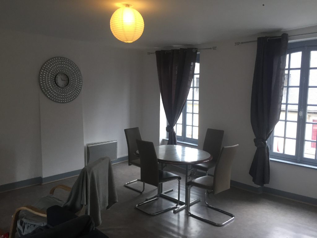 Appartement  2 pièces principales LESSAY bourg 52.39 m2